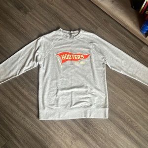 Hooters sweatshirt